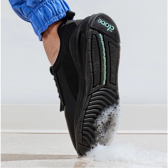 Clove Shoes Nwob Clove Classic Healthcare Nursing Shoes All Black